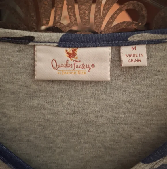 Quacker Factory Blue CAMO Jeweled Neck Women's Med T-Shirt EXCEL - Picture 6 of 12